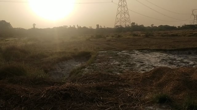 प्रतापगढ़ जिले के बिहार ब्लाक के पुवासी ग्राम सभा में अधूरा चक मार्ग बनाकर हुआ भुगतान देखना है कि खंड विकास अधिकारी क्या