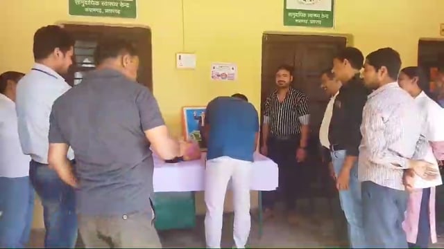CHC संग्रामगढ़ में बाबा साहब की जयंती धूमधाम से मनाया गया। यहाँ मरीजों के लिए भयंकर गर्मी में पानी पीने की नही व्यवस्था