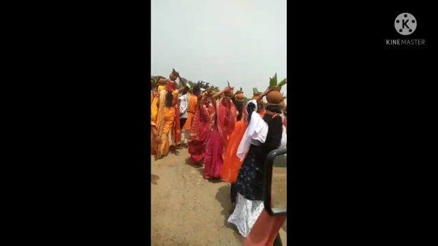 शिवलिंग प्राण प्रतिष्ठा एवं तीन दिवसीय अखंड राम धुन संकीर्तन को लेकर निकाली गई भव्य कलश शोभायात्रा