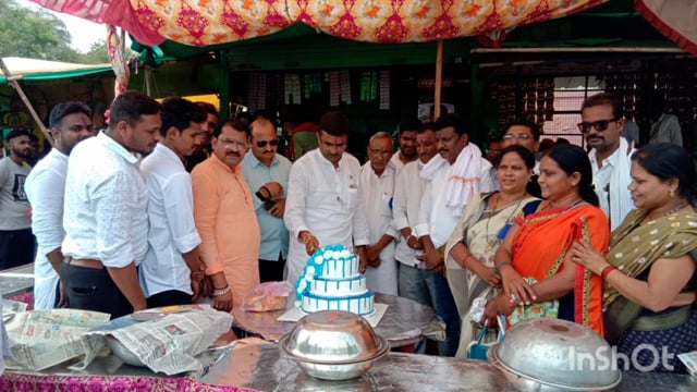 भाजप आमदार किर्तीकुमार भांगडीया यांच्या चिमूर येथील जनसंपर्क कार्यालयात भारतरत्न डॉ बाबासाहेबआंबेडकर यांची जयंतीसाजरी