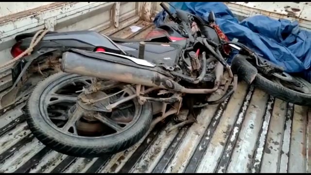 पिकअप व बाइक में सीधी टक्कर, एक की मौत एक घायल