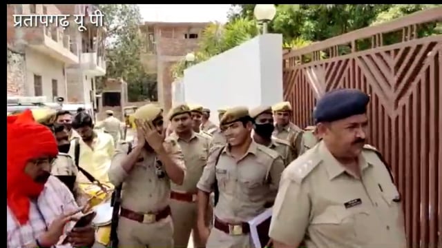 बलीपुर शराब माफिया की लगभग ७ करोड़ की संपत्ति कुर्क, डी एम के आदेश पर हुयी कार्यवाही,S D M,A S P व भारी पुलिस बल मौजूद