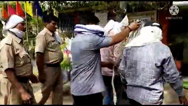 अकोट पोलिसने आरोपी अजयकुमार गुजर आणि प्रफुल गावंडे या दोघांना न्यायालयात केले हजार