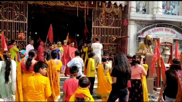 लखीसराय शहर के चितरंजन रोड स्थित साईं बाबा के चौथे वार्षिक उत्सव को लेकर शहर में निकाली गई शोभायात्रा 