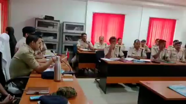 समाहरणालय के पुलिस सभाकक्ष में एसपी ने की क्राइम मीटिंग