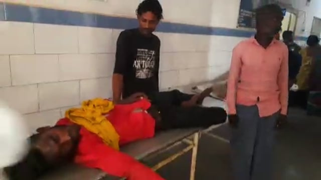 फेसर के फतेया में जमीनी विवाद में वृद्धा को गोतिया के लोगों ने पीट पीटकर किया अधमरा