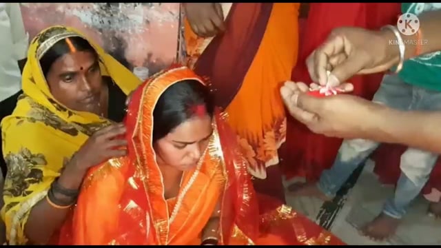 जहानाबाद के स्टेशन स्थित बरहा मंदिर में प्रेमी युगल ने रचाई शादी,परिजन भी रहे मौजूद।