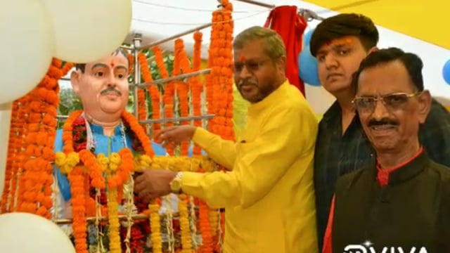 सामाजिक कार्यकर्ता स्व बबलू पाठक की प्रतिमा का अनावरण,पुर्व मुख्यमंत्री बाबूलाल मरांडी शामिल