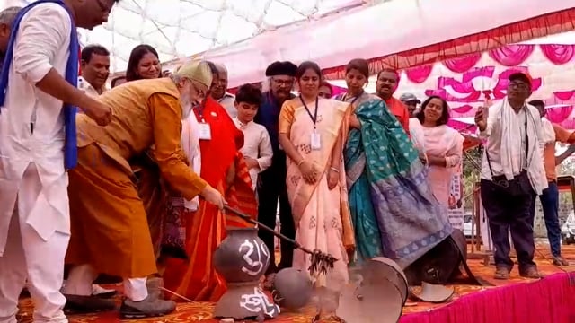 १६ व्या विद्रोही मराठी साहित्य संमेलनाचे सय्यद सरवर चिस्ती यांच्या हस्ते उद्घाटन