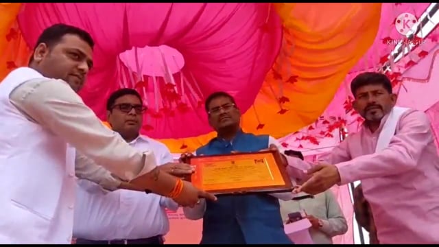 रास्ट्रीय पंचायती राज्य दिवस पर प्रधानमंत्री ने वीडियो कॉन्फ्रेंसिंग के माध्यम से मांदिल पंचायत मुखिया को किया सम्मानित।