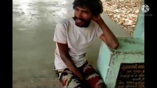 विक्षिप्त युवक भटक कर पहुंचा राजवाड़ा नाम पता बताने में असमर्थ ग्रामीण विक्षिप्त का पता लगाने में जुटे