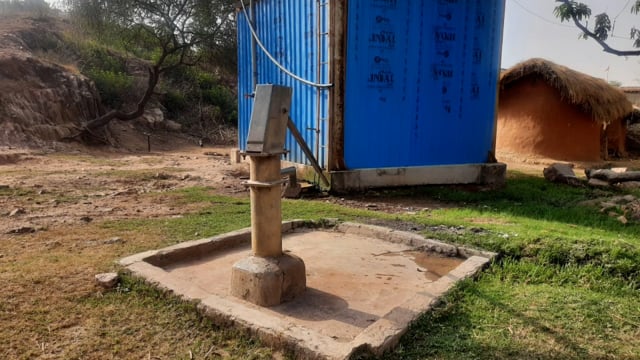 चानन  : खुटुपार पंचायत के वार्ड नंबर 13 भूईका गांव में आधे घरों में नही पहुंच रहा नलजल का पानी।