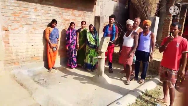 भीषण गर्मी में 200 घर के लोग दो खराब चापाकल के भरोसे ग्रामीणों के सामने छाई घोर पेयजल संकट की समस्या
