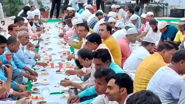 आम आदमी पार्टी द्वारा प्रदेश उपाध्यक्ष के सतपुरा स्थित आवास पर दावते इफ्तार पार्टी का आयोजन