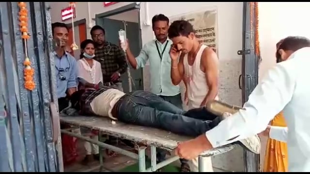 अमरपुर : इंग्लिशमोड़ शंभूगंज मुख्य मार्ग पर केंदुआर के समीप दो बाइकों की टक्कर में एक गम्भीर रूप से जख्मी भागलपुर रेफर l