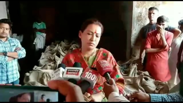 खाद्य  मंत्री रेखा आर्य ने विकास नगर स्थित क्रय विक्रय केंद्र,एफसीआई  अनाज गोदाम का औचक निरीक्षण किया*