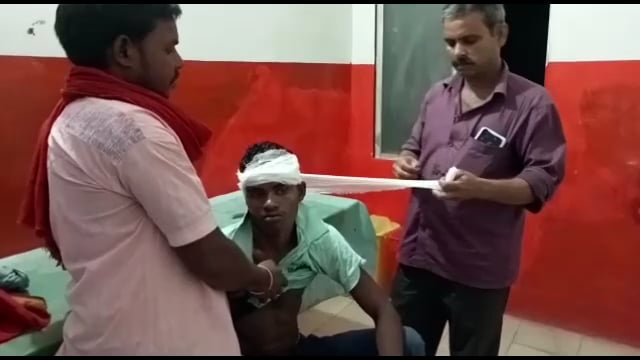 अमरपुर :केंदुआर गांव में शराब बेचने से मना करने पर भाई ने भाई को मारा चाकू  रेफरल अस्पताल में हुआ इलाज l