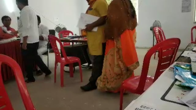 पहले चरण के चुनाव को लेकर गांडेय में नामांकन वापसी की प्रक्रिया खत्म,कल चुनाव चिन्ह आवंटित किए जाएंगे