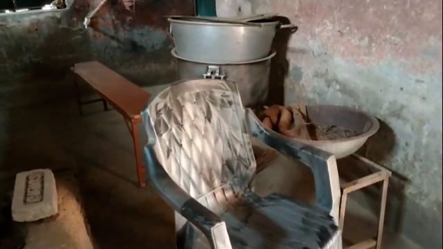 मध्य विद्यालय, मोरातालाब में एमडीएम भोजन बनाने वाले रसोइयों को नहीं किया जा रहा वेतन का भुगतान