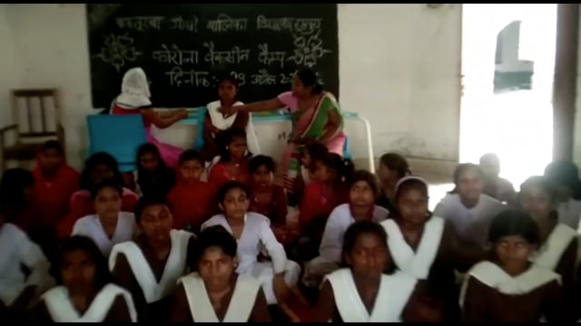 हसपुरा स्थित कस्तूरबा गांधी विद्यालय में लगाया गया कोविड-19 का कैम्प,बालिकाओं में उत्साह