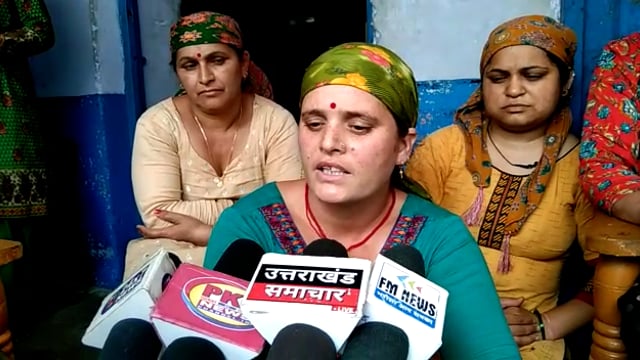 23 दिन बीत जाने के बाद भी शासन प्रशासन ने नहीं ली लोहारी गांव के ग्रामीणों की कोई सुध