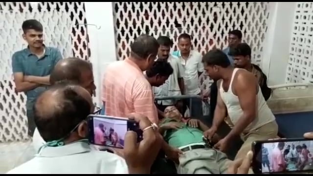 अमरपुर : भरको - अज्ञात वाहन की टक्कर से सेवानिवृत्त शिक्षक जख्मी प्राथमिक उपचार के बाद भागलपुर रेफर l