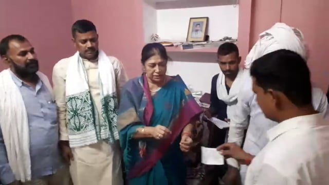 राजद की सदस्यता अभियान की समीक्षात्मक बैठक में पहुंचे पूर्व केंद्रीय मंत्री व विधायक