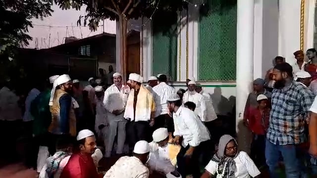 राज्यमंत्री संजय बनसोडे यांच्या उपस्थितीमध्ये मुसानगर येथे इफ्तार पार्टी साजरी