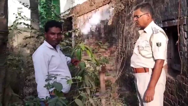 वेना थाना के बगल में स्थित मालखाना में पानी पीने के लिए बूंद बूंद के लिए तरस रहे हैं थाना पुलिस लोग।