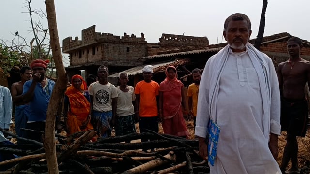 हवेली खड़गपुर  गांव जटातरी मैं लाइट के तार से लगी आग ग्रामीण के सहयोग से दमकल पहुंचने से पहले आग पर पाया काबू