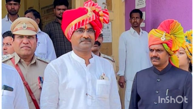 चिमूर उपविभागीय अधिकारी कार्यालय येथील 1 मे महाराष्ट्र दिना निमित्ताने आ.किर्तीकुमार भांगडीया यांच्या हस्ते ध्वजारोहण.