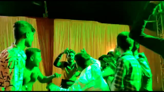 कोट बाजार में निजी कार्यक्रम के दौरान पिस्टल के साथ डांस करते हुए युवक का वीडियो वायरल।