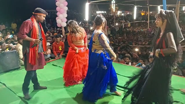 रहुई प्रखंड के हुसैनपुर गांव में चौहार बाबा का मेला धूमधाम से मनाया गया।