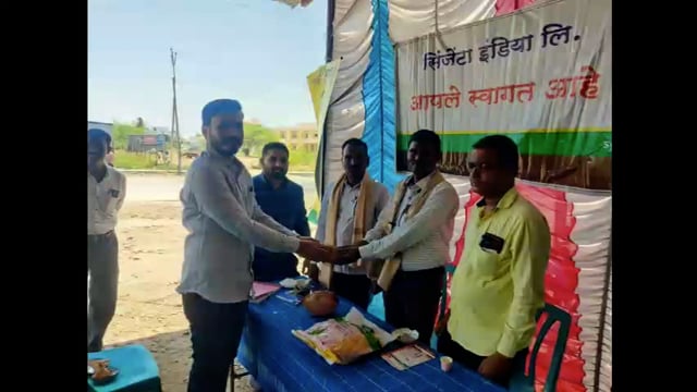 आटपाडी येथे मका प्रात्यक्षिक साठी बियाणे वितरण
   