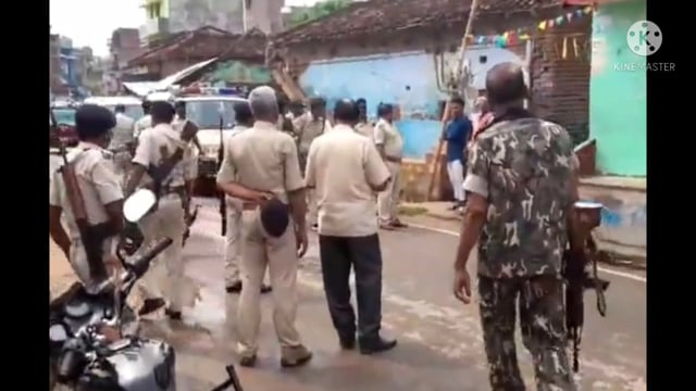 ईद उल फितर की नमाज अदा के साथ ईद त्यौहार शांतिपूर्ण संपन्न चोन्हाबथान मस्जिद में नमाज अदा करने लगी लोगों की भीड़