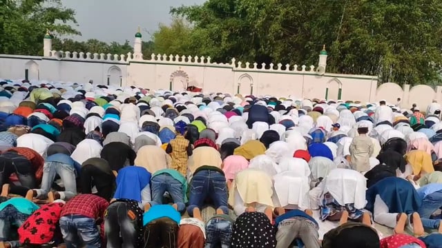 मंगलवार को सिमरी बख्तियार प्रखंड के विभिन्न मस्जिदों में मुस्लिम ने पढ़ी नवाज, की इबादत