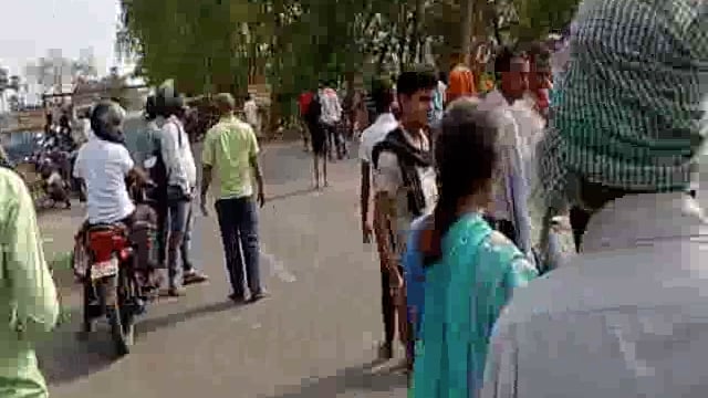 कामता हॉल्ट के समीप ट्रैक्टर और बाइक की टक्कर में किशोर की हुई मौत,परिवार में मचा कोहराम