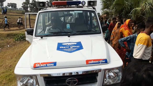 चानन  : मध्य विद्यालय लाखोचक के कार्यालय के खिडकी तोड़कर हजारों के समान की चोरी कर ली।