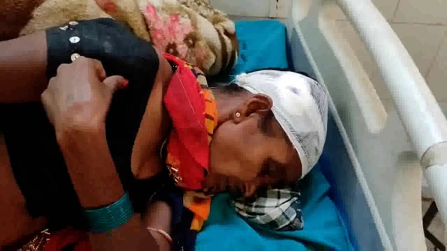 सिमरी बख्तियारपुर के नगर परिषद स्थित सैनी टोला में बाइक से टकराकर एक युवक एवं एक महिला जख्मी, अस्पताल में भर्ती