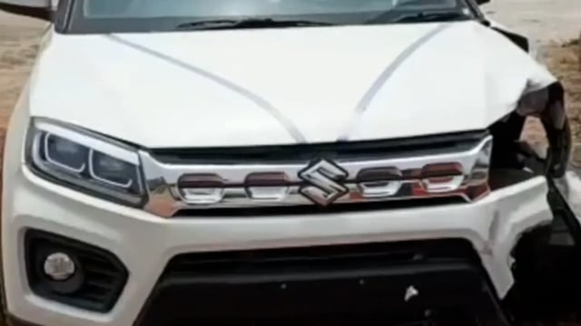 रफीगंज में अनियंत्रित चार पहिया वाहन ने खड़ी ट्रक में मारी टक्कर