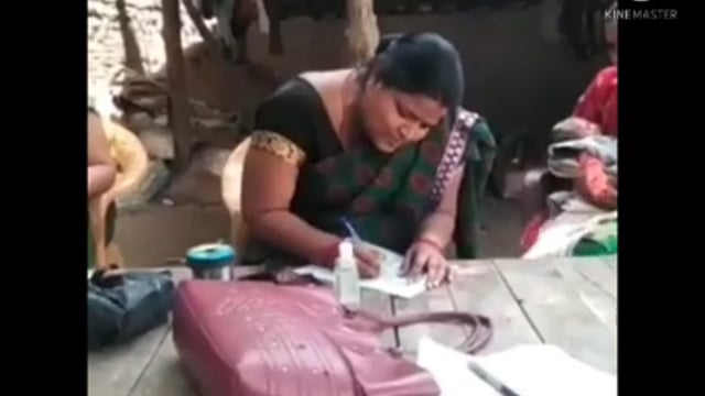 गोंडा न्यूज़ तरबगंज ग्राम पंचायत चौबेपुर में स्वास्थ्य विभाग ने शिविर लगाकर बच्चों का किया स्वास्थ्य परीक्षण