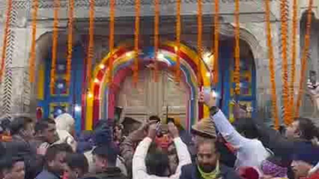 बाबा केदारनाथ मंदिर के कपाट श्रद्धालुओं के लिए खुले