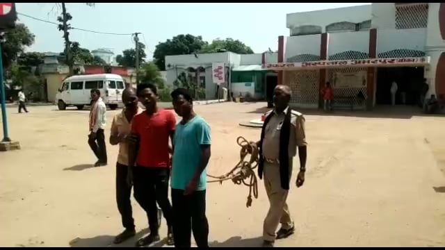 अमरपुर : बीस लीटर देसी शराब के साथ विभिन्न गांवों से. तीन लोग गिरफ्तार l