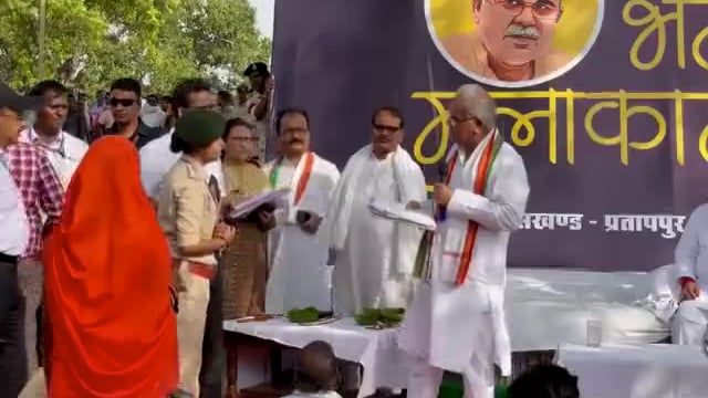 मुख्यमंत्री भुपेश बघेल सख्त, शिकायत पर अधिकारियों को फटकार, 4 मई से अब तक आधा दर्जन अधिकारियों को कर चुके हैं सस्पेंड