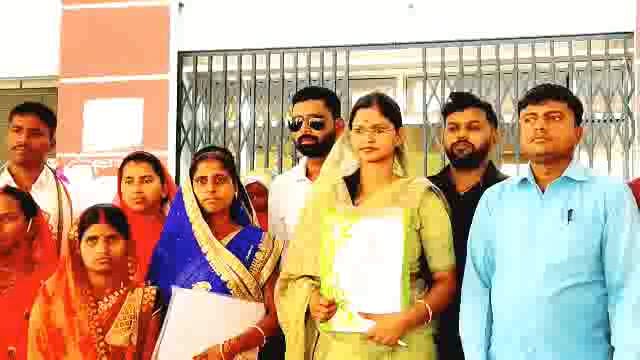 मुखिया पद के लिए डुमरी प्रखंड में 323 लोगों ने करवाया नामांकन,जबकि सीट हैं केवल 37