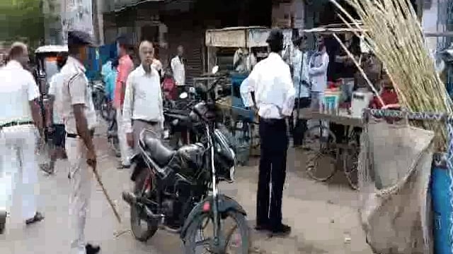 हिलसा शहर के योगीपुर मोड़ के समीप एसडीओ राधाकांत के नेतृत्व में चलाया गया अतिक्रमण हटाओ अभियान