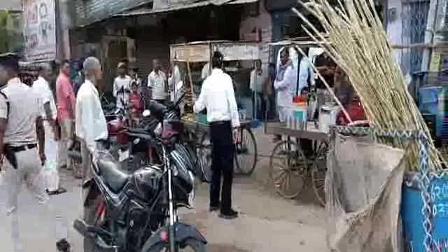 हिलसा शहर के योगीपुर मोड़ के समीप एसडीओ राधाकांत के नेतृत्व में चलाया गया अतिक्रमण हटाओ अभियान