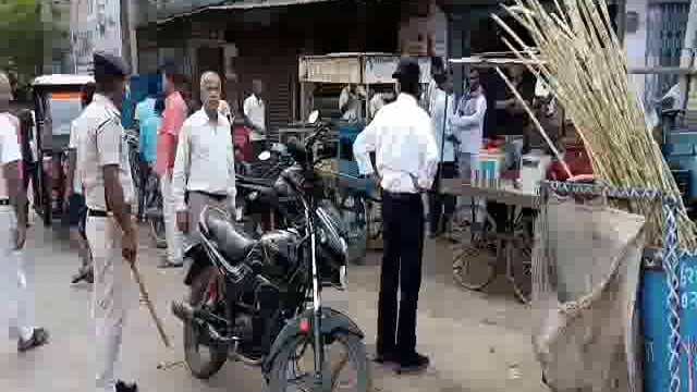 हिलसा शहर के योगीपुर मोड़ के समीप एसडीओ राधाकांत के नेतृत्व में चलाया गया अतिक्रमण हटाओ अभियान