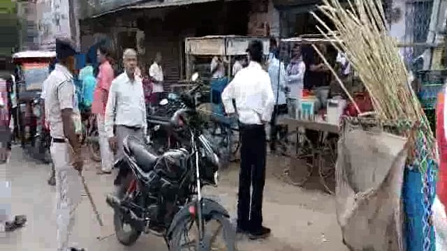 हिलसा शहर के योगीपुर मोड़ के समीप एसडीओ राधाकांत के नेतृत्व में चलाया गया अतिक्रमण हटाओ अभियान