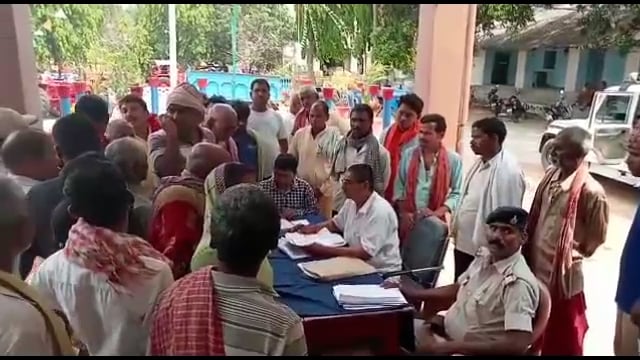 अमरपुर : थाना परिसर में हुए जनता दरवार में दो मामलों का निपटारा बाकी को अगले जनता दरवार में आने के लिए नोटिस जारी l